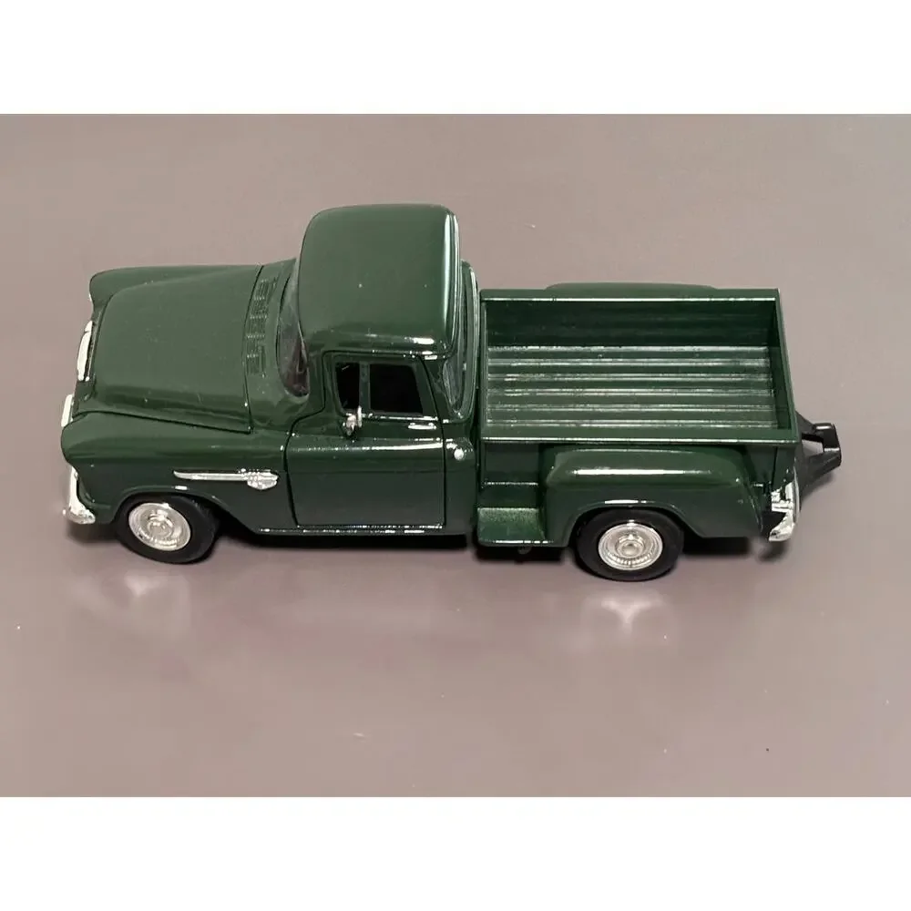 Motor Max 1955 Chevrolet Pickup 1:24 Diecast Dark Green No. 68064 With Tow Hook